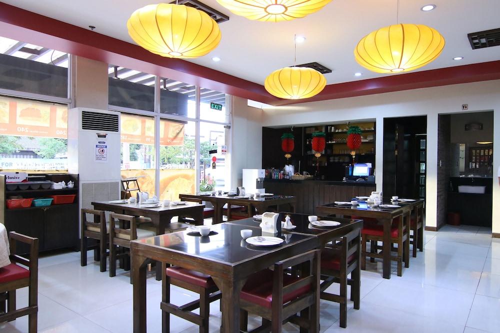 Oyo 110 Asiatel Hotel Pasay Exteriör bild