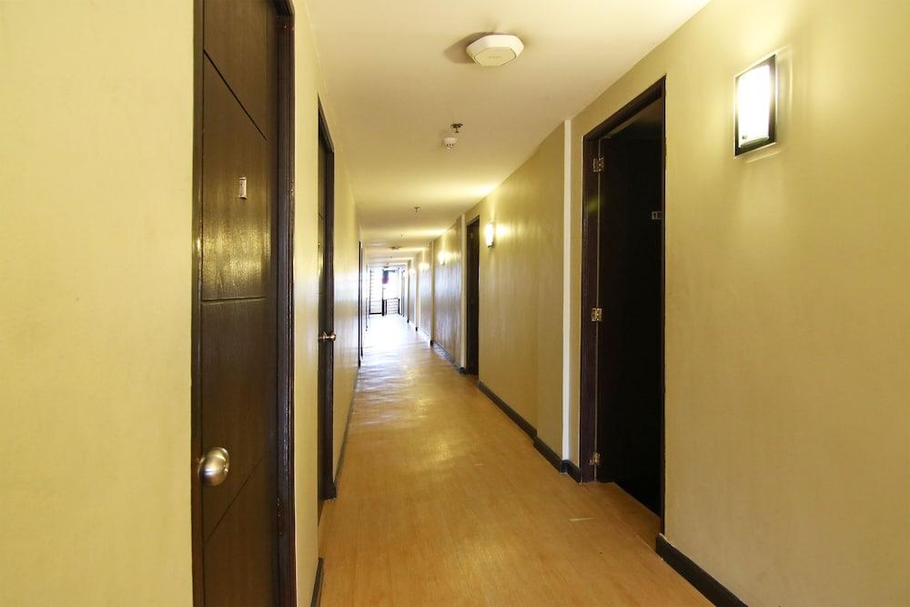 Oyo 110 Asiatel Hotel Pasay Exteriör bild