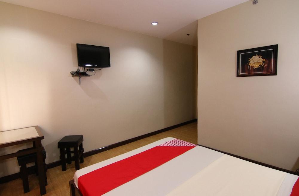 Oyo 110 Asiatel Hotel Pasay Exteriör bild