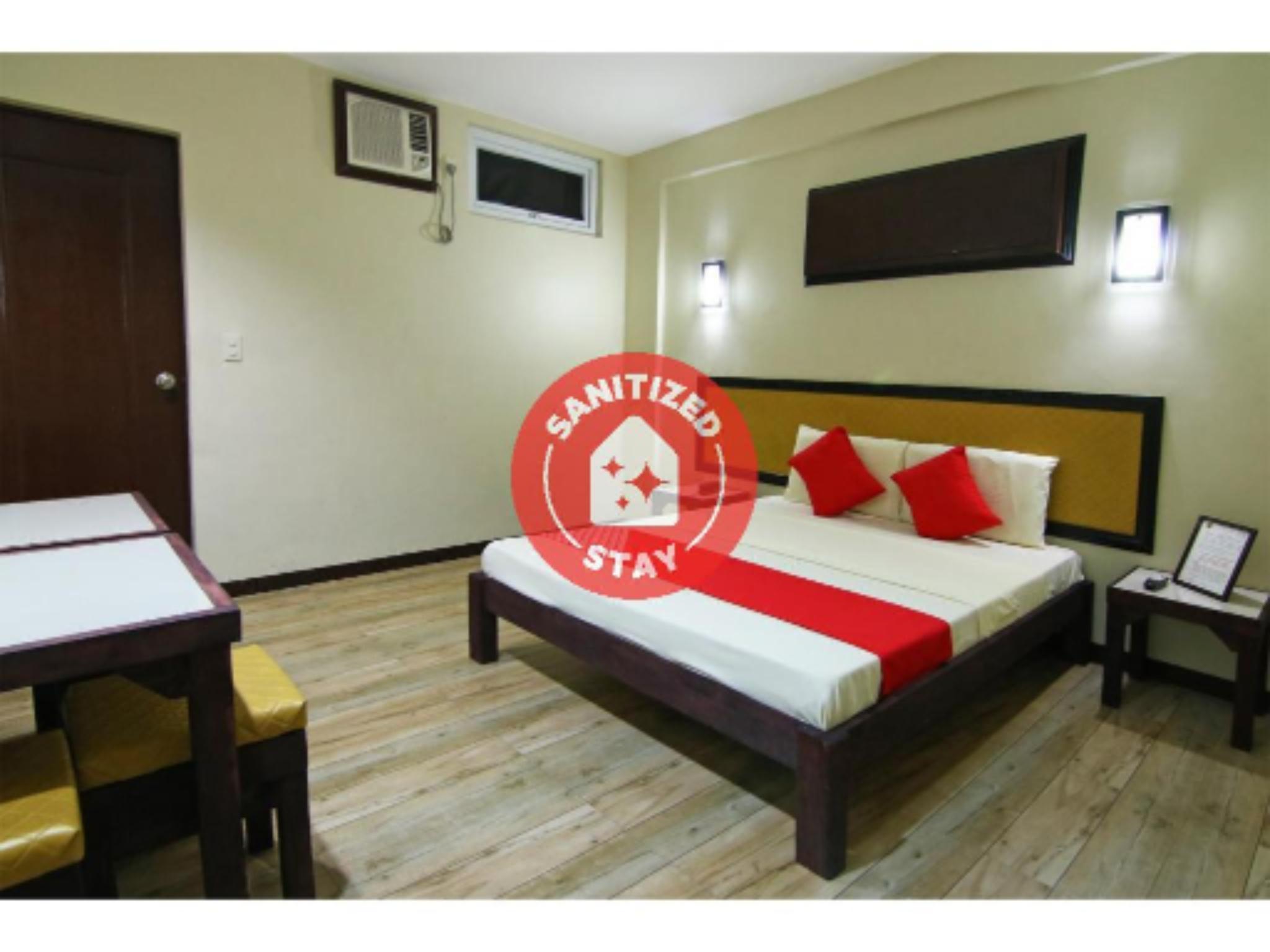 Oyo 110 Asiatel Hotel Pasay Exteriör bild